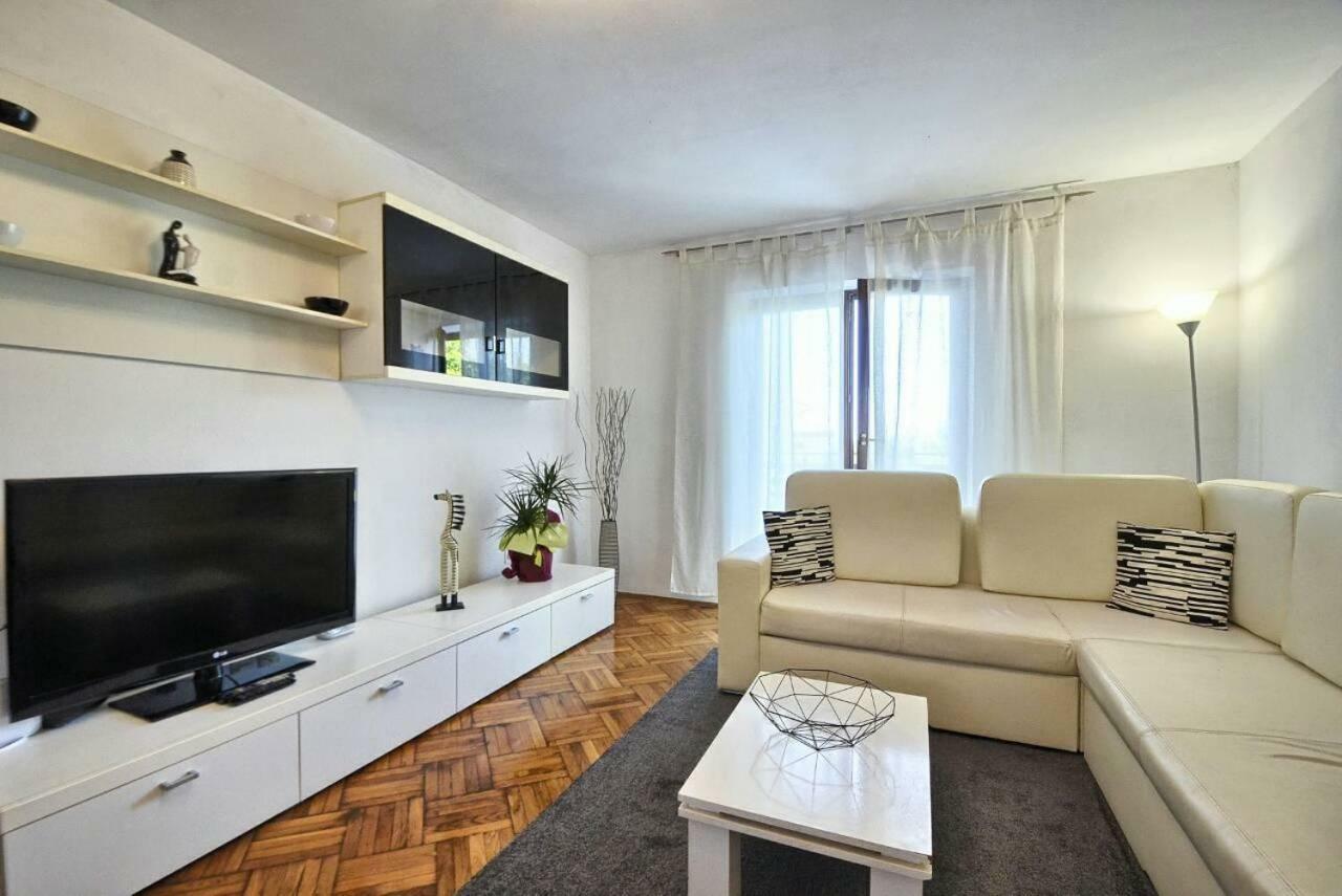 The Big Smile Apartments PUY Exterior foto
